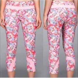 Lululemon Run Inspire Crop II Flowabunga Capri